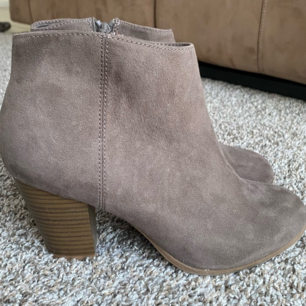 Old Navy Women’s Heeled Boot Suede-Like Light Brown Size 10